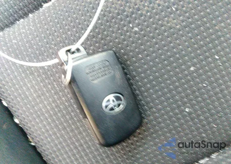 2017 Toyota Rav4 Xle z USA, uszkodzony, nr VIN JTMWFREV4HJ123825